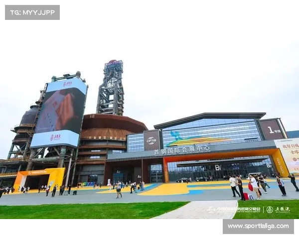 蓉城球迷文化崛起 五粮液文体中心成热潮中心